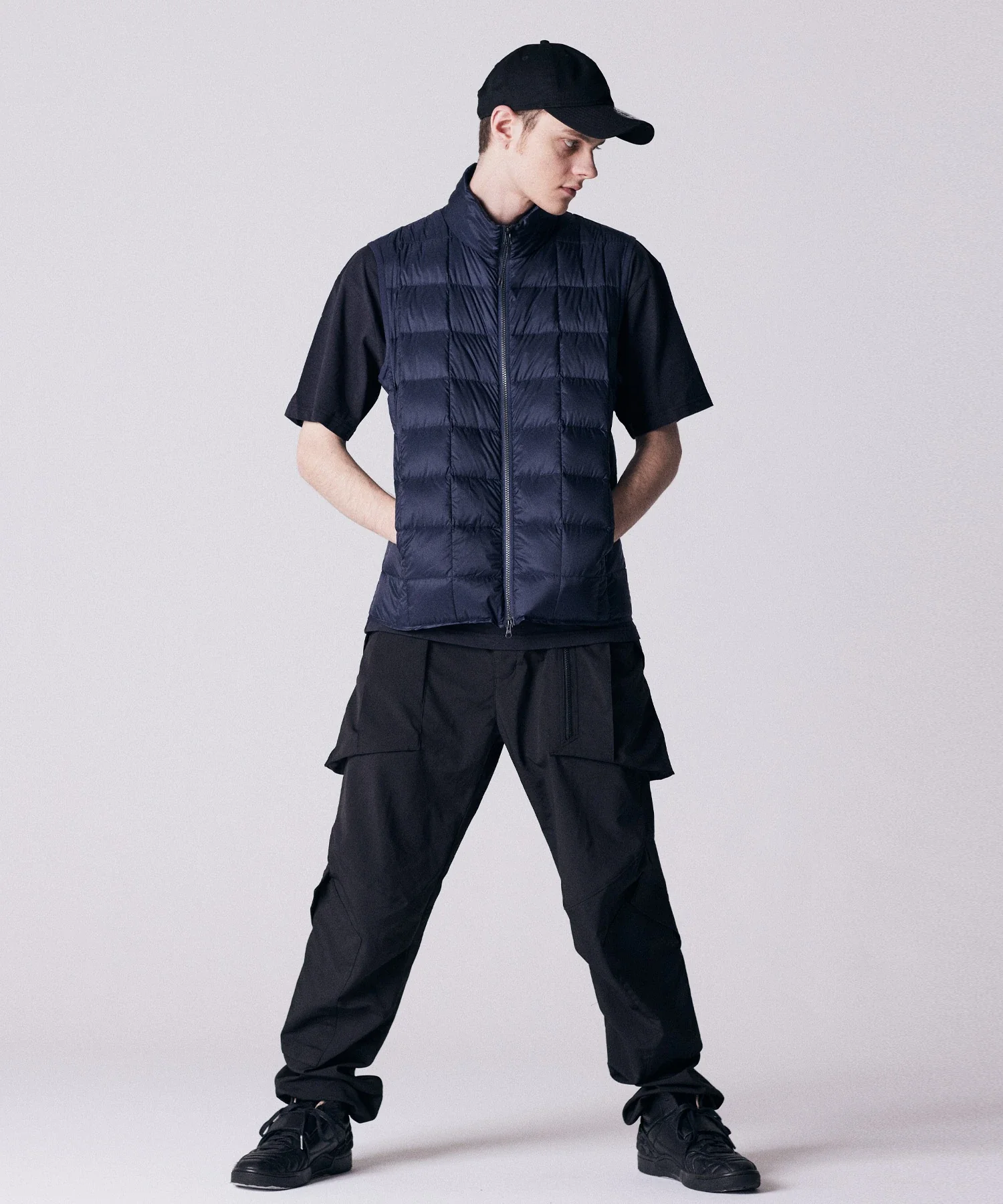 Unisex Basic Hi-Neck W-Zip Down Vest - Image 10