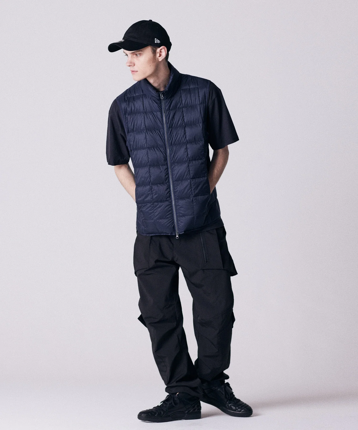 Unisex Basic Hi-Neck W-Zip Down Vest - Image 11