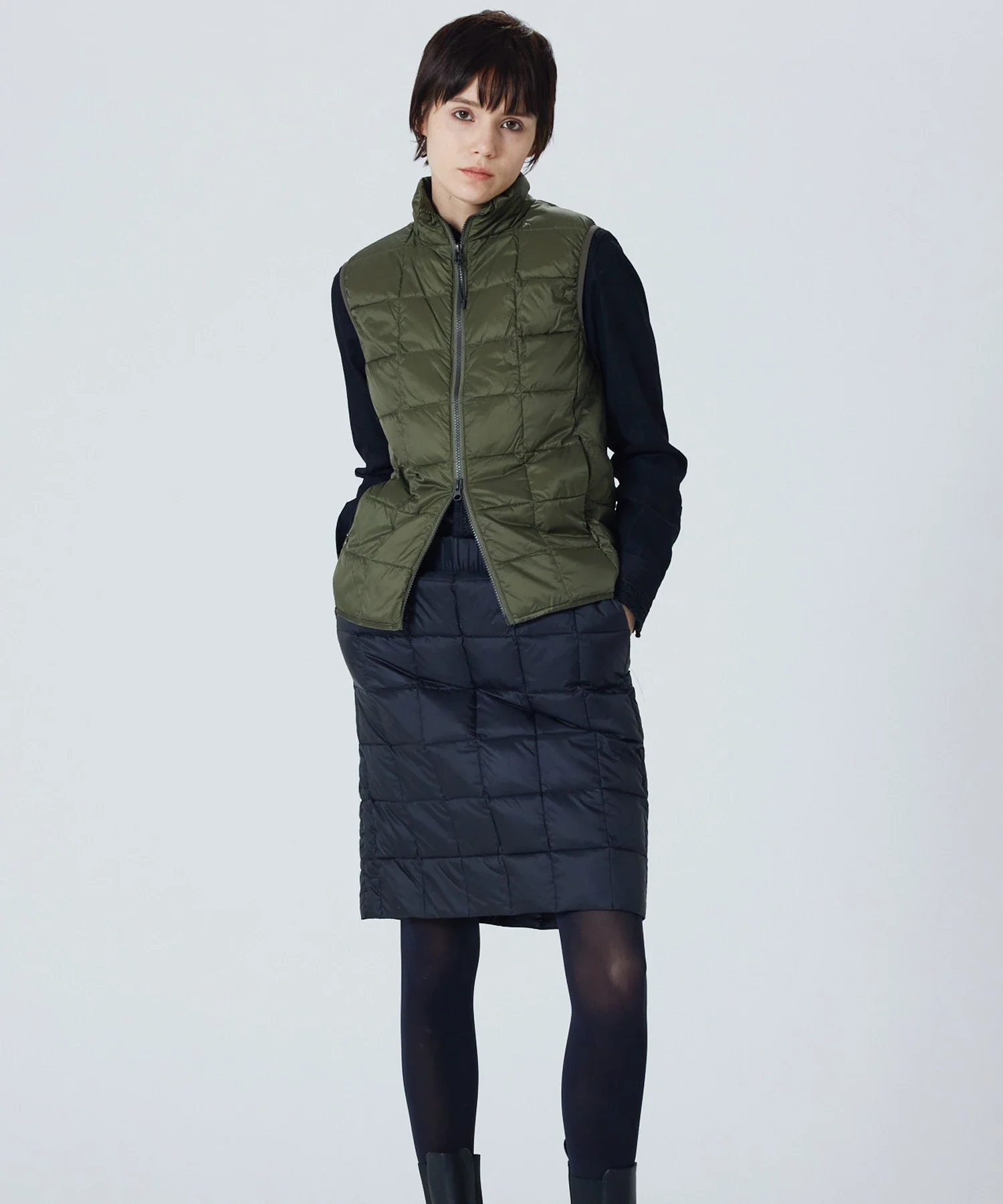 Unisex Basic Hi-Neck W-Zip Down Vest - Image 16